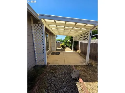 340 NW Elizabeth Avenue Winston OR 97496