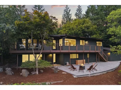 1525 SW Martha Street Portland OR 97239