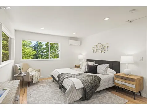 1525 SW Martha Street Portland OR 97239