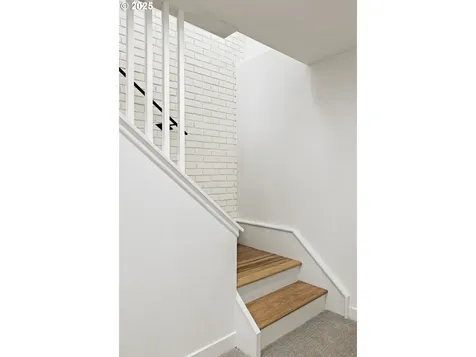 1525 SW Martha Street Portland OR 97239