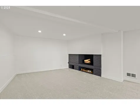 1525 SW Martha Street Portland OR 97239