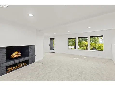 1525 SW Martha Street Portland OR 97239