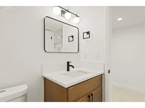 1525 SW Martha Street Portland OR 97239