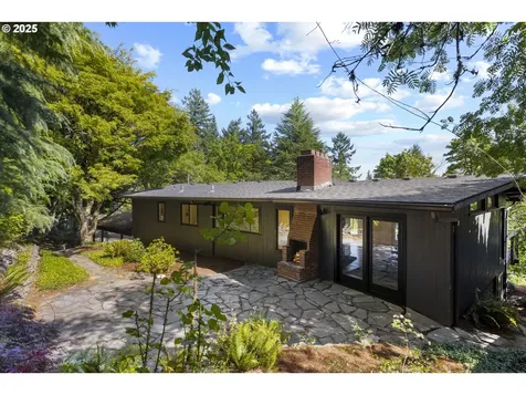 1525 SW Martha Street Portland OR 97239