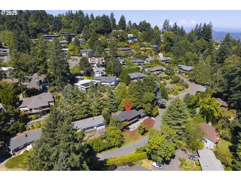 1525 SW Martha Street Portland OR 97239