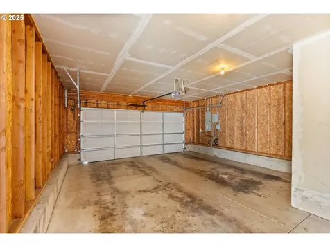 3765 Century Drive Eugene OR 97402