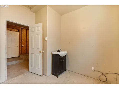 3765 Century Drive Eugene OR 97402
