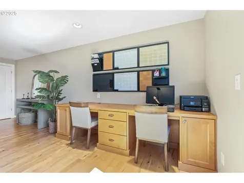 15562 NW Oakhills Drive Beaverton OR 97006
