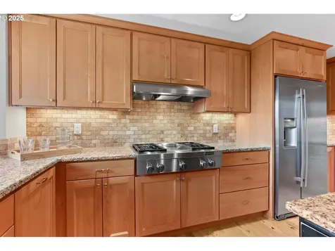 15562 NW Oakhills Drive Beaverton OR 97006
