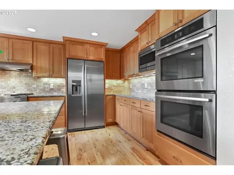 15562 NW Oakhills Drive Beaverton OR 97006