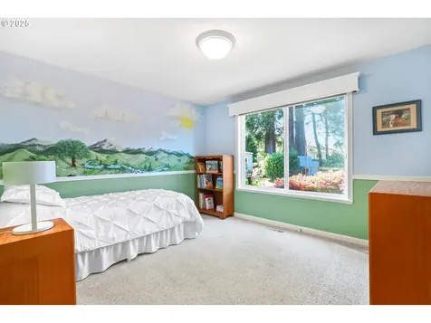 15562 NW Oakhills Drive Beaverton OR 97006