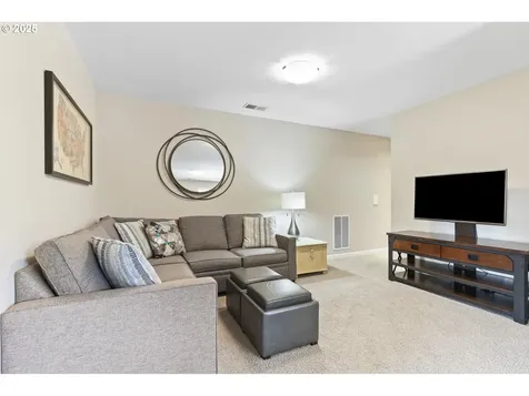 15562 NW Oakhills Drive Beaverton OR 97006