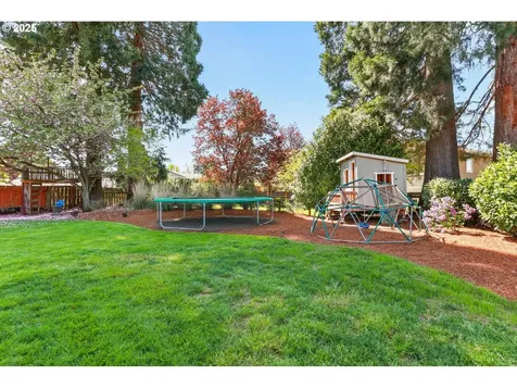 15562 NW Oakhills Drive Beaverton OR 97006