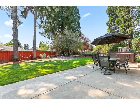 15562 NW Oakhills Drive Beaverton OR 97006