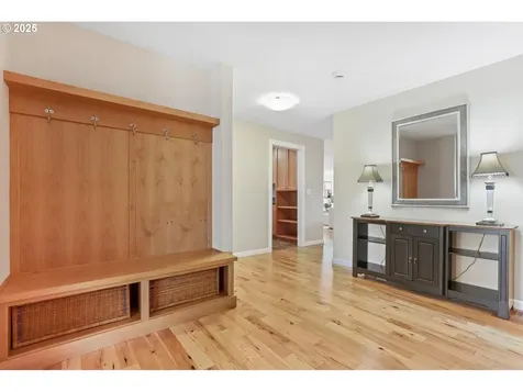 15562 NW Oakhills Drive Beaverton OR 97006