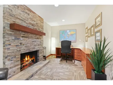 15562 NW Oakhills Drive Beaverton OR 97006