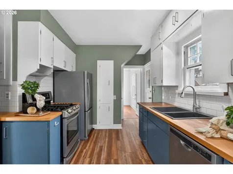 6136 NE Beech Street Portland OR 97213