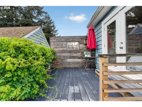 6136 NE Beech Street Portland OR 97213