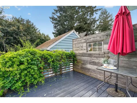 6136 NE Beech Street Portland OR 97213