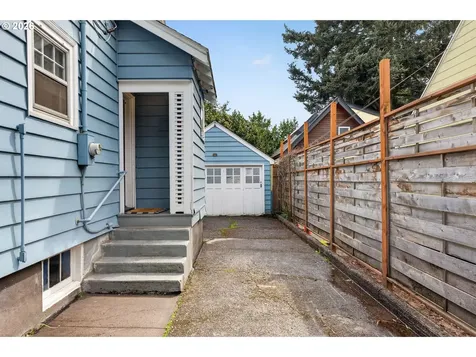 6136 NE Beech Street Portland OR 97213