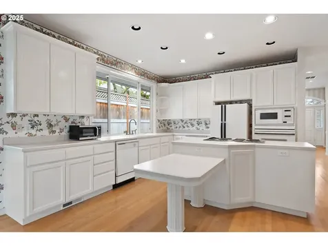 16121 NW Canterwood Way Portland OR 97229
