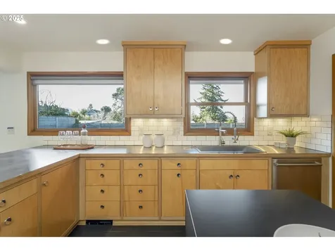 2801 SE 51st Avenue Portland OR 97206