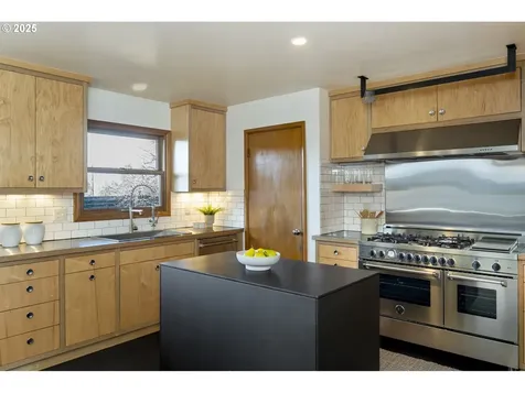 2801 SE 51st Avenue Portland OR 97206