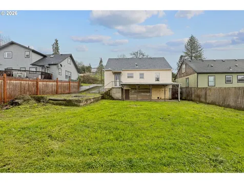 1710 SE Main Street Roseburg OR 97470