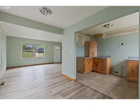 1710 SE Main Street Roseburg OR 97470