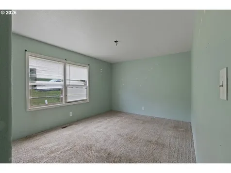 1710 SE Main Street Roseburg OR 97470