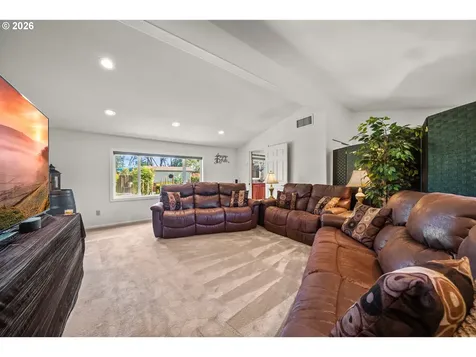 18 Ridgewood Drive Roseburg OR 97471
