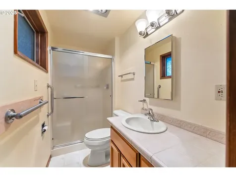 1525 Kendall Street Roseburg OR 97471