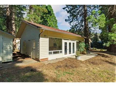 1525 Kendall Street Roseburg OR 97471