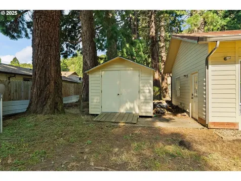 1525 Kendall Street Roseburg OR 97471