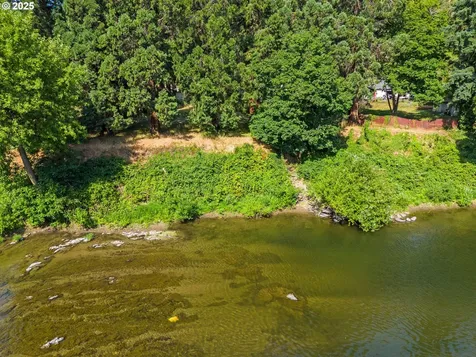 1525 Kendall Street Roseburg OR 97471