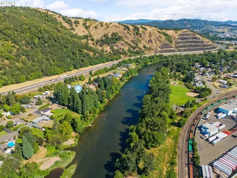 1525 Kendall Street Roseburg OR 97471