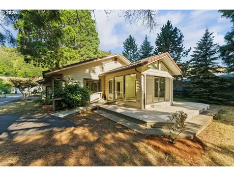 1525 Kendall Street Roseburg OR 97471