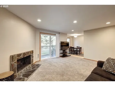 5150 NW Neakahnie Avenue Portland OR 97229
