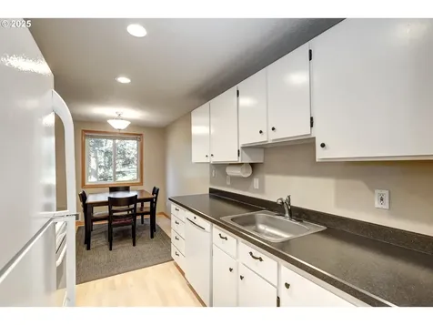 5150 NW Neakahnie Avenue Portland OR 97229