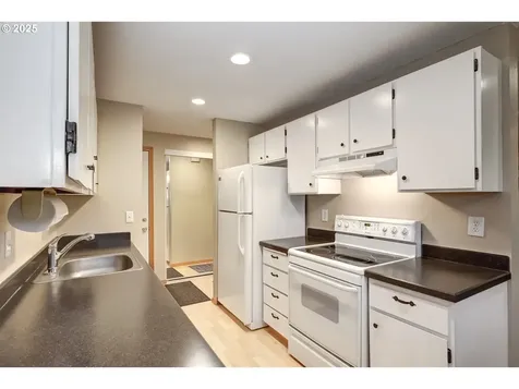 5150 NW Neakahnie Avenue Portland OR 97229