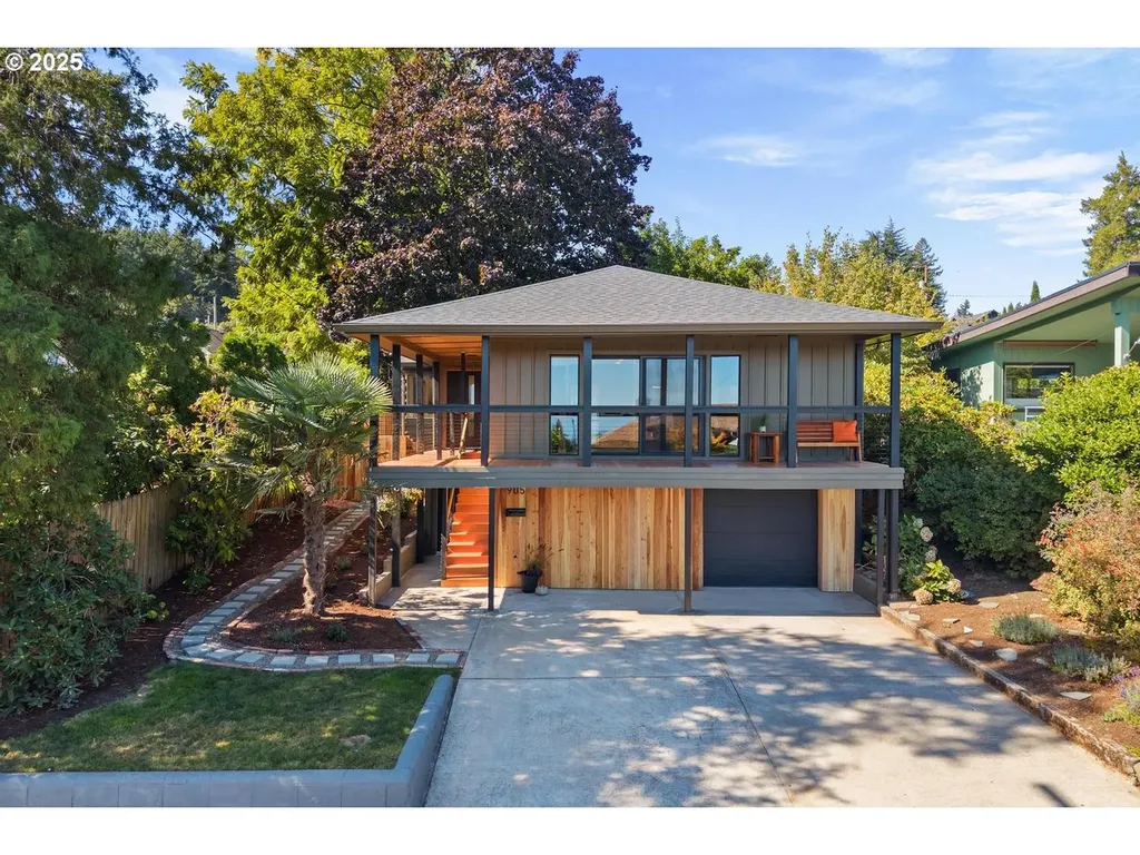 905 SE 73rd Avenue Portland OR 97215