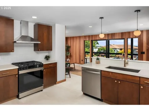 905 SE 73rd Avenue Portland OR 97215