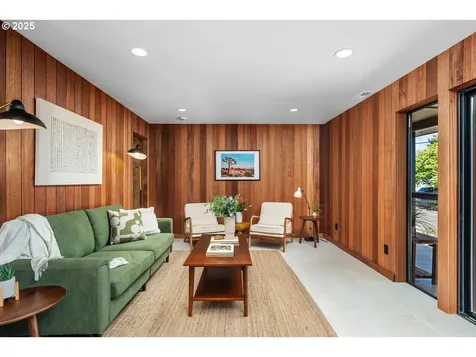 905 SE 73rd Avenue Portland OR 97215