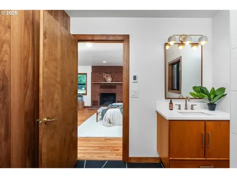 905 SE 73rd Avenue Portland OR 97215