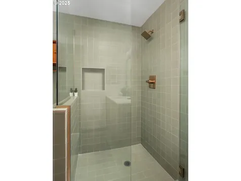 905 SE 73rd Avenue Portland OR 97215
