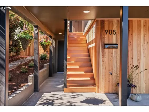 905 SE 73rd Avenue Portland OR 97215