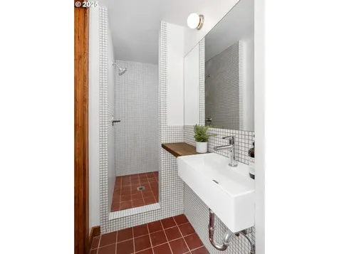 905 SE 73rd Avenue Portland OR 97215