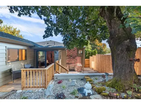 905 SE 73rd Avenue Portland OR 97215
