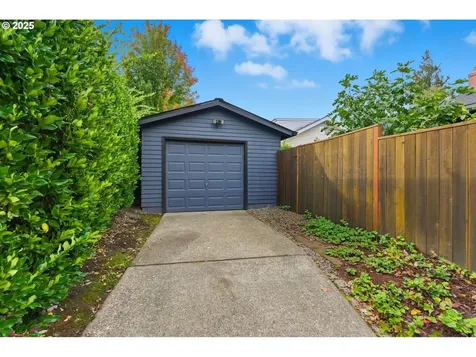 9140 N Buchanan Avenue Portland OR 97203