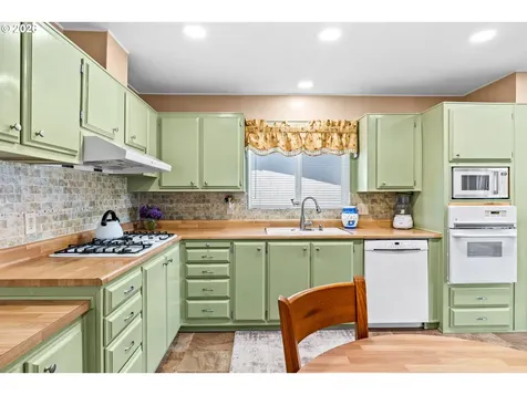 85676 Manchester Lane Eugene OR 97405